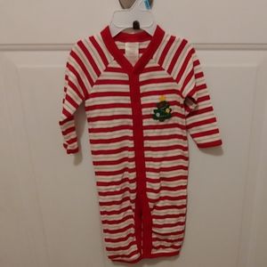 Old Navy Christmas sleeper w/o feet. NWOT 3-6 mth